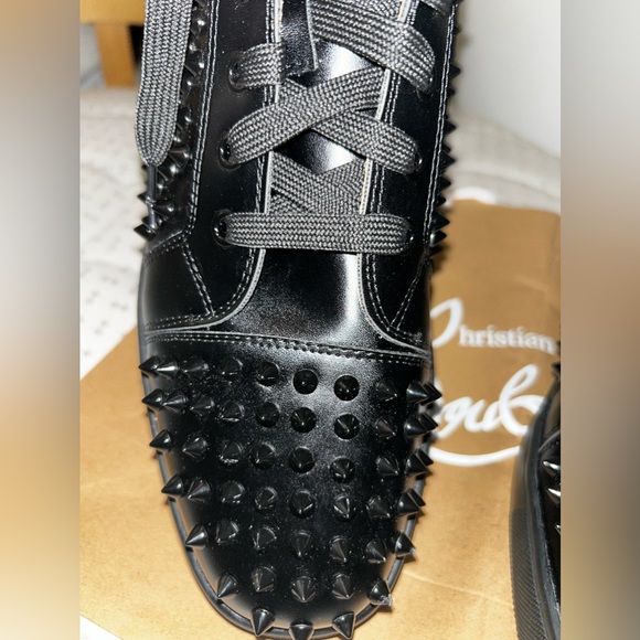 Louboutin new at a good price - Picture 6 of 14